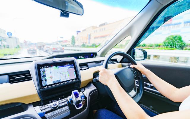 車のシートにぴったり！正反発®クッションで長距離運転を快適に♪